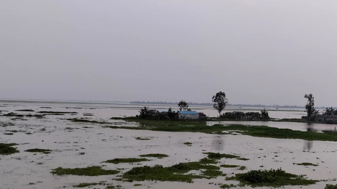 বিপৎসীমা অতিক্রম করেছে তিস্তার পানি, লোকালয় প্লাবিত