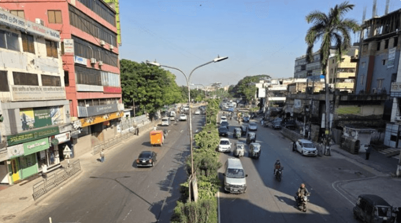 রাজধানীতে সীমিত গণপরিবহন চলছে, যাত্রীও কম
