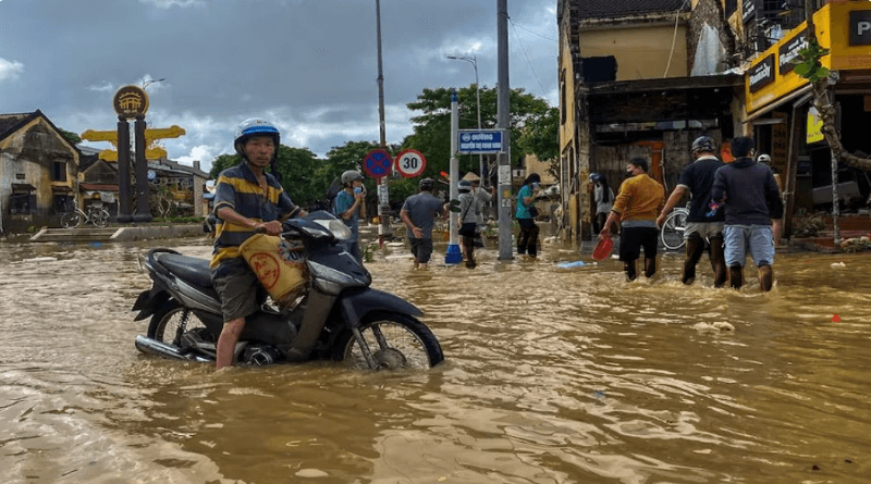 ভিয়েতনামে বন্যা ও ভূমিধসে ৮ জনের মৃত্যু