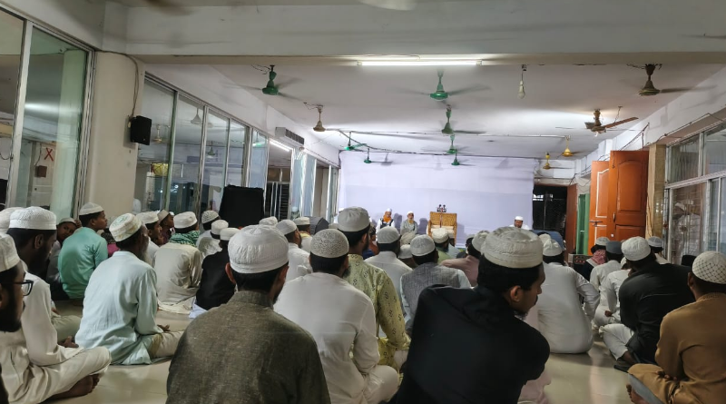 ইকরায় ভিড় ধর্মপ্রাণ মানুষের, আখেরী মুনাজাত রবিবার সকাল ৮টায়