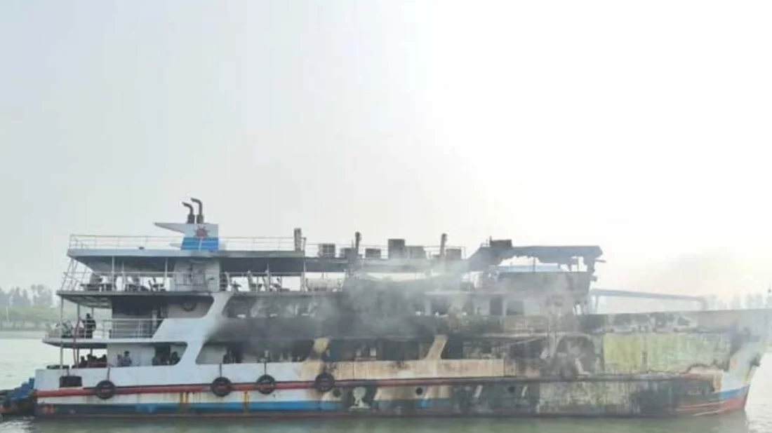 সেন্টমার্টিনগামী জাহাজে আগুন, ভস্মীভূত মরদেহ উদ্ধার