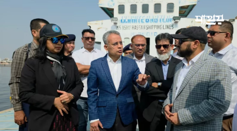 খালাস না করে জাহাজেই পণ্য মজুত, আকস্মিক সফরে এসে মামলার নির্দেশ মন্ত্রীর