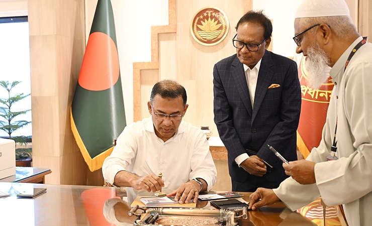 প্রথমবারের মতো তেজগাঁও কার্যালয়ে অফিস করছেন প্রধানমন্ত্রী তারেক রহমান