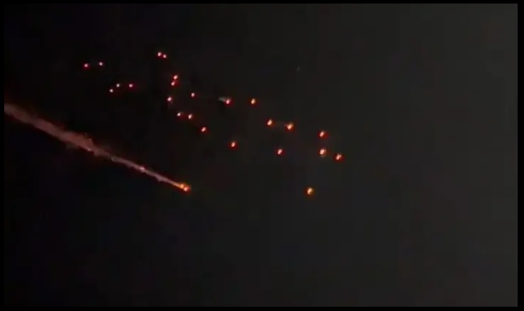 ইসরায়েলে আঘাত হানল ইরানের ক্লাস্টার মিসাইল